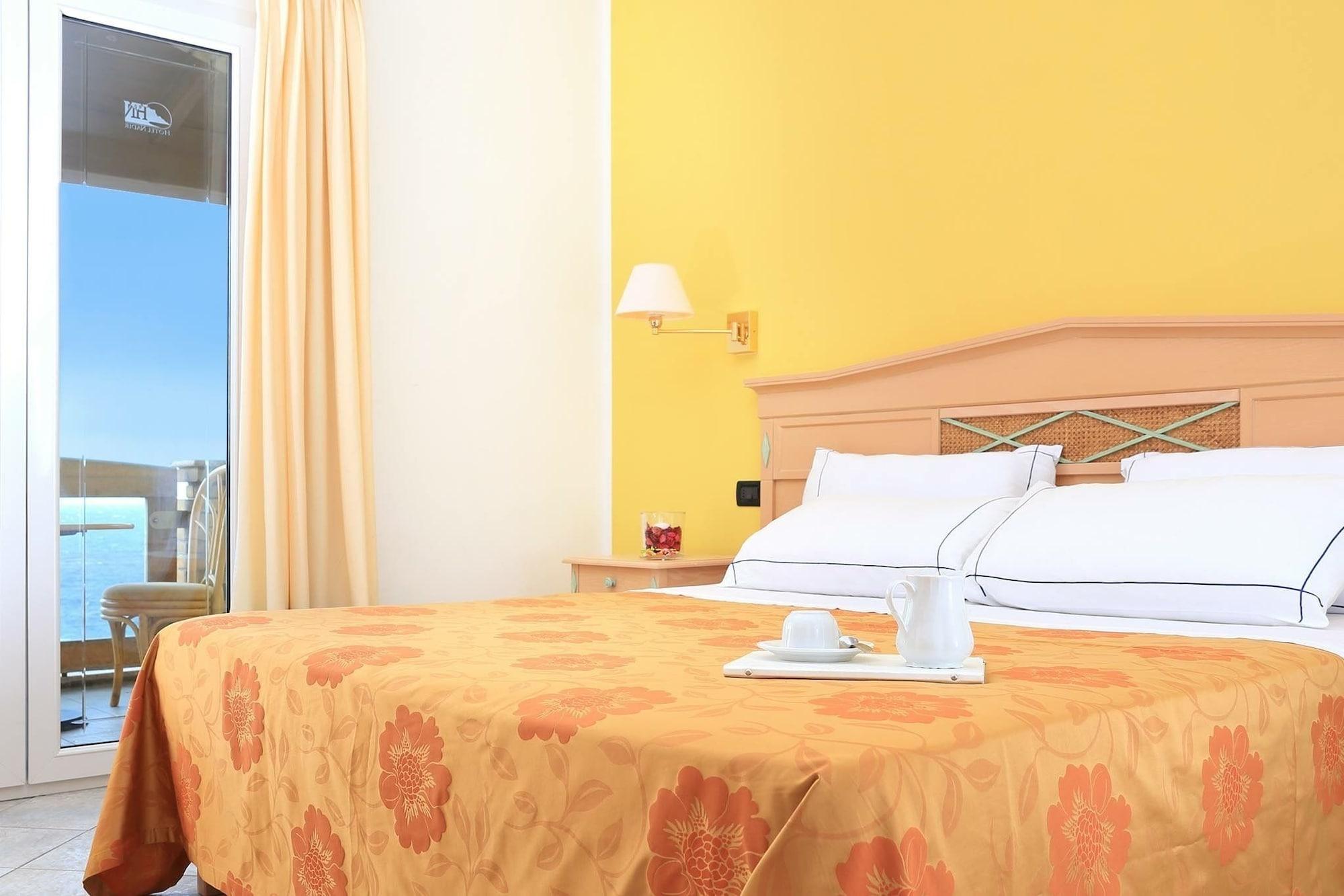 Hotel Nantis Кастелсардо Екстериор снимка