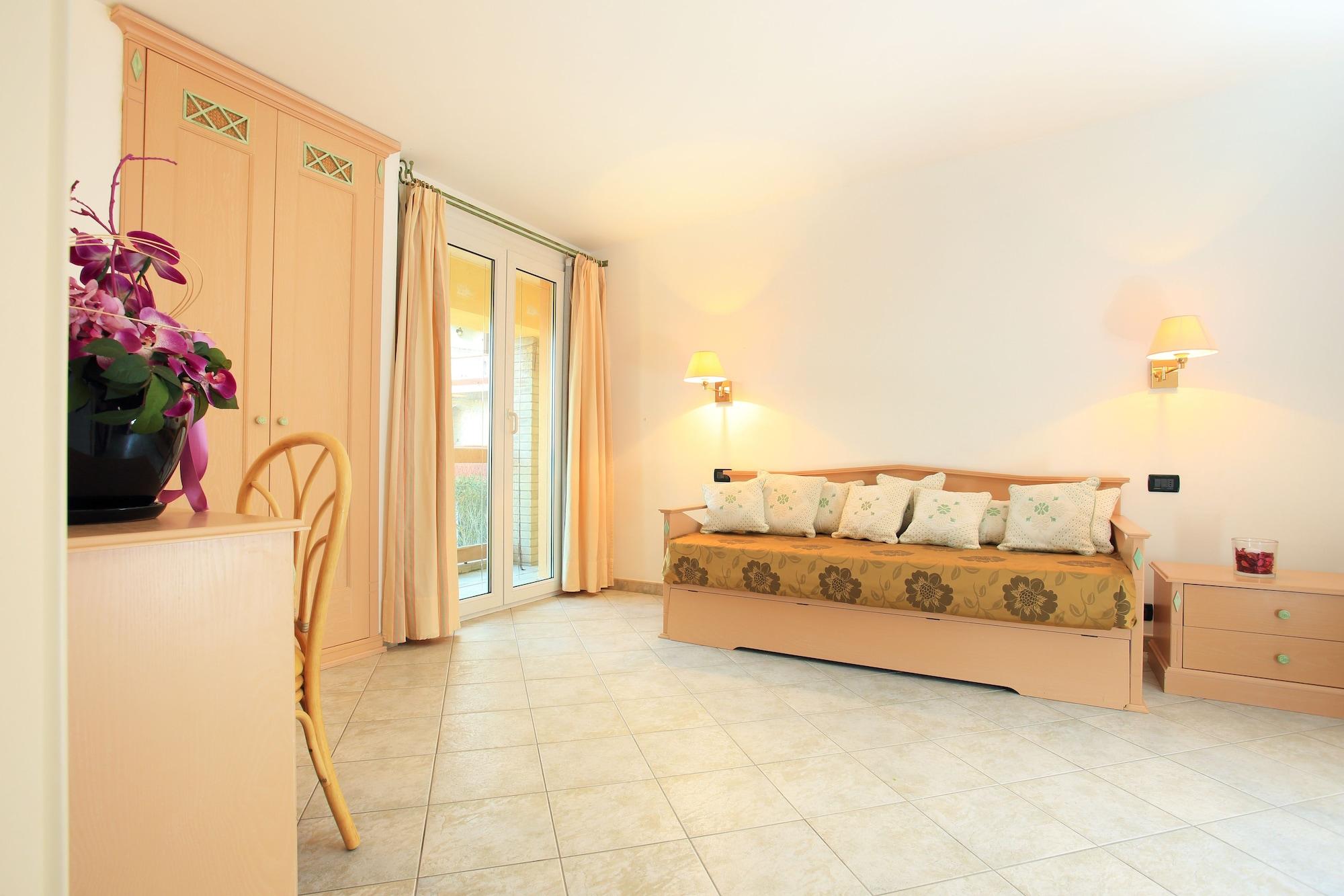 Hotel Nantis Кастелсардо Екстериор снимка