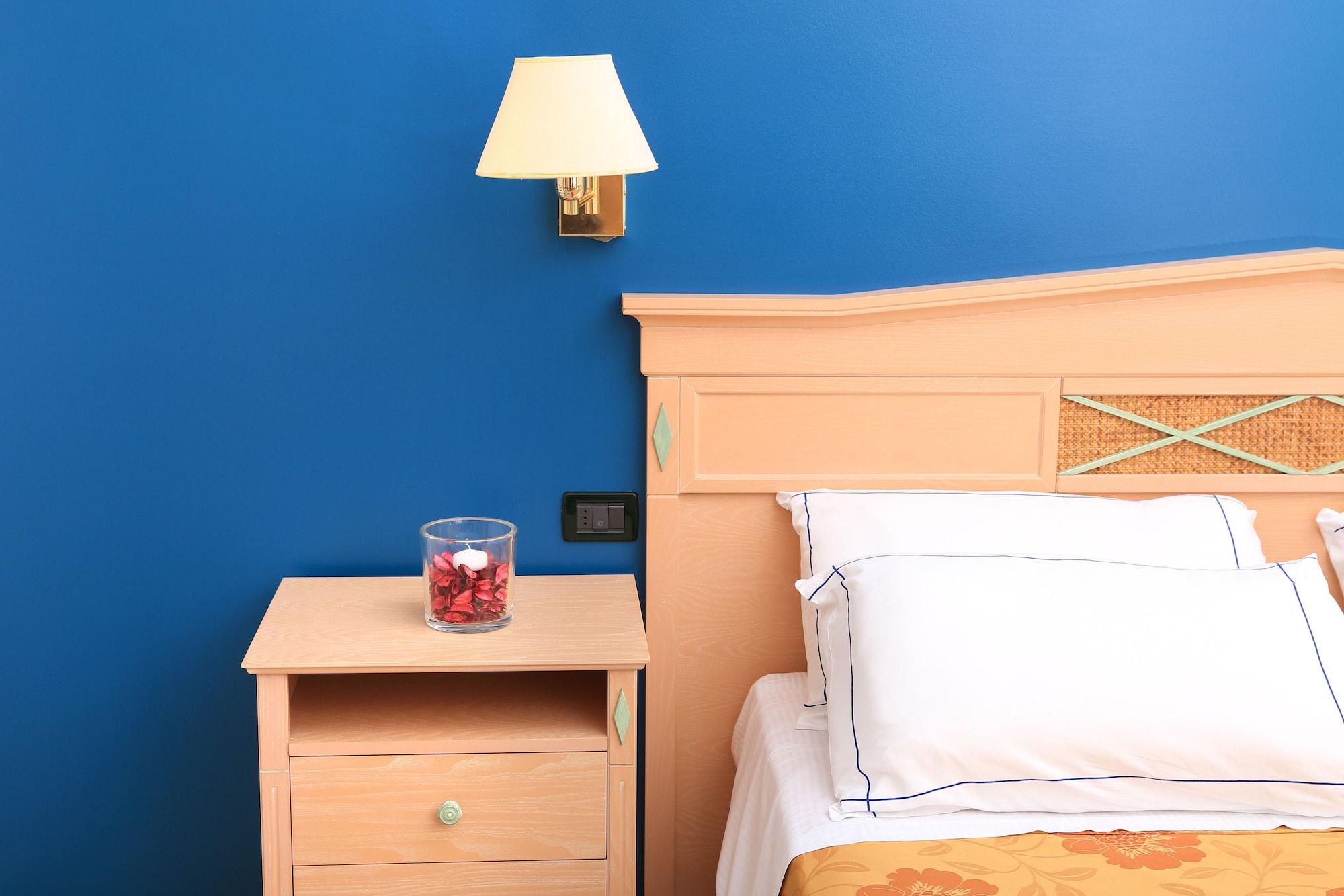 Hotel Nantis Кастелсардо Екстериор снимка