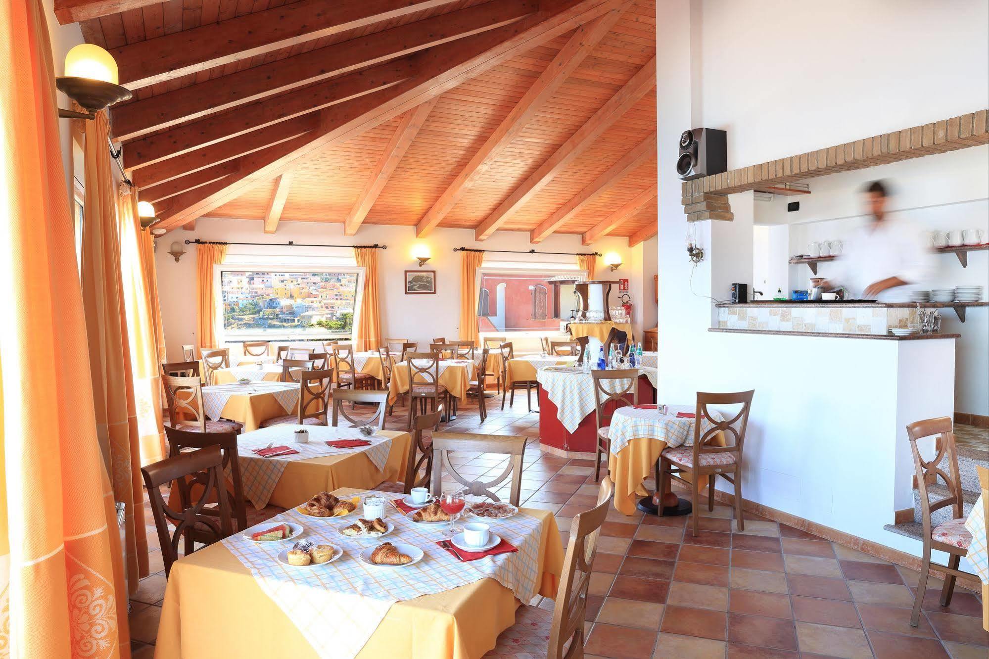 Hotel Nantis Кастелсардо Екстериор снимка